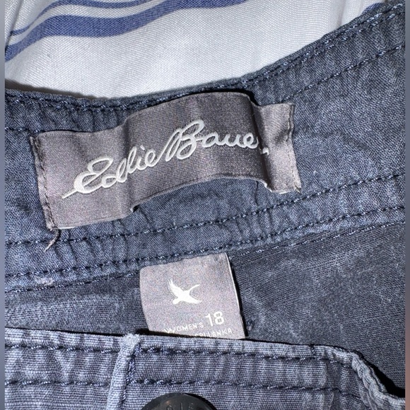 2 Pairs of Eddie Bauer Capris Women’s 18 - Picture 3 of 5